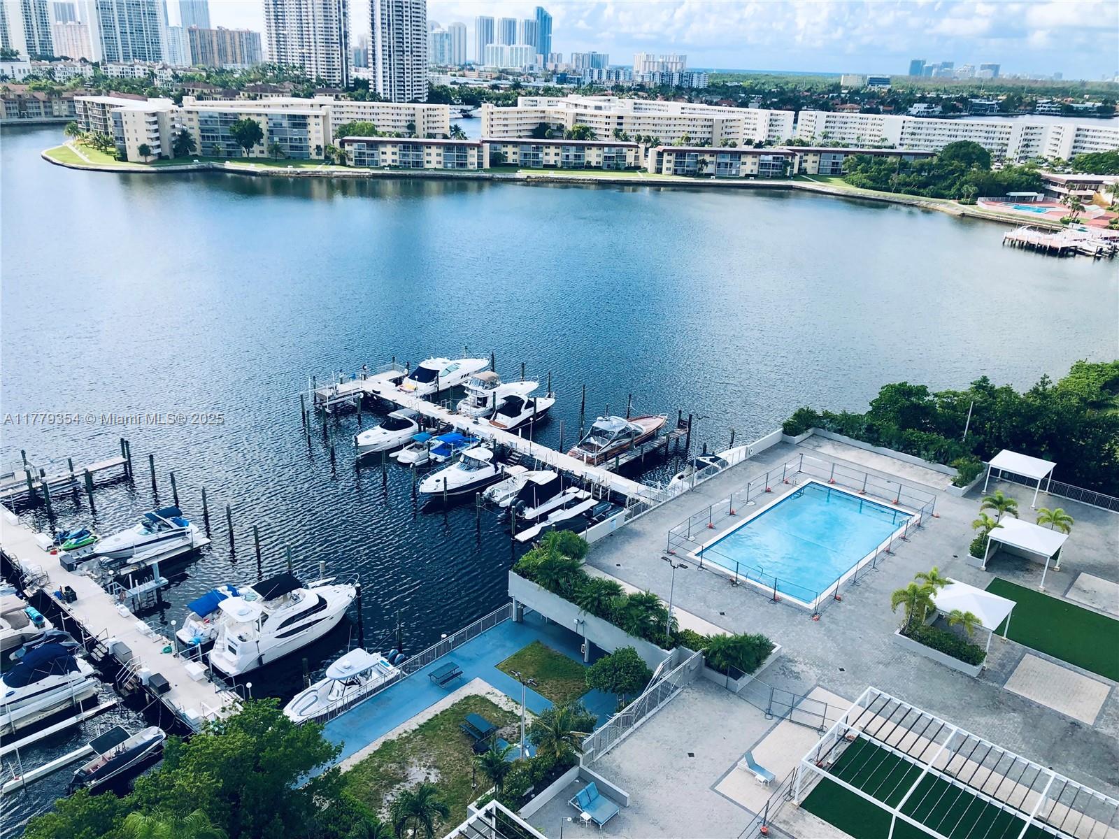 DEL PRADO MARINA - Residential
