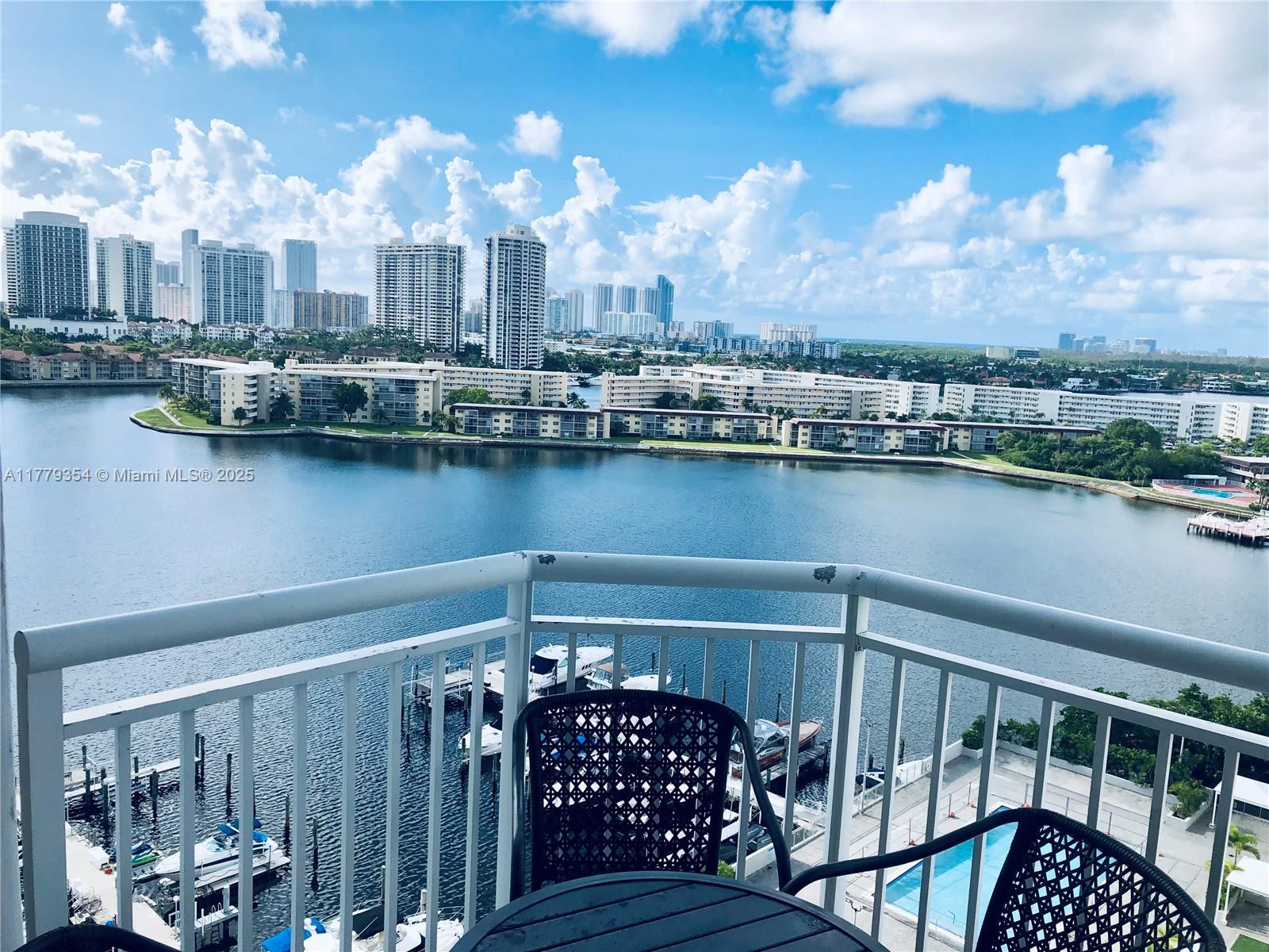 18071 Biscayne Blvd 1503, Aventura, Miami-Dade County, Florida - 1 Bedrooms  
2 Bathrooms - 