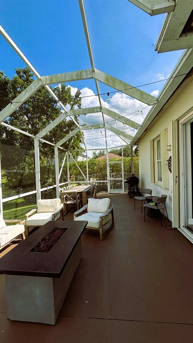 POD 10 AT MONARCH LAKES - Residential Lease