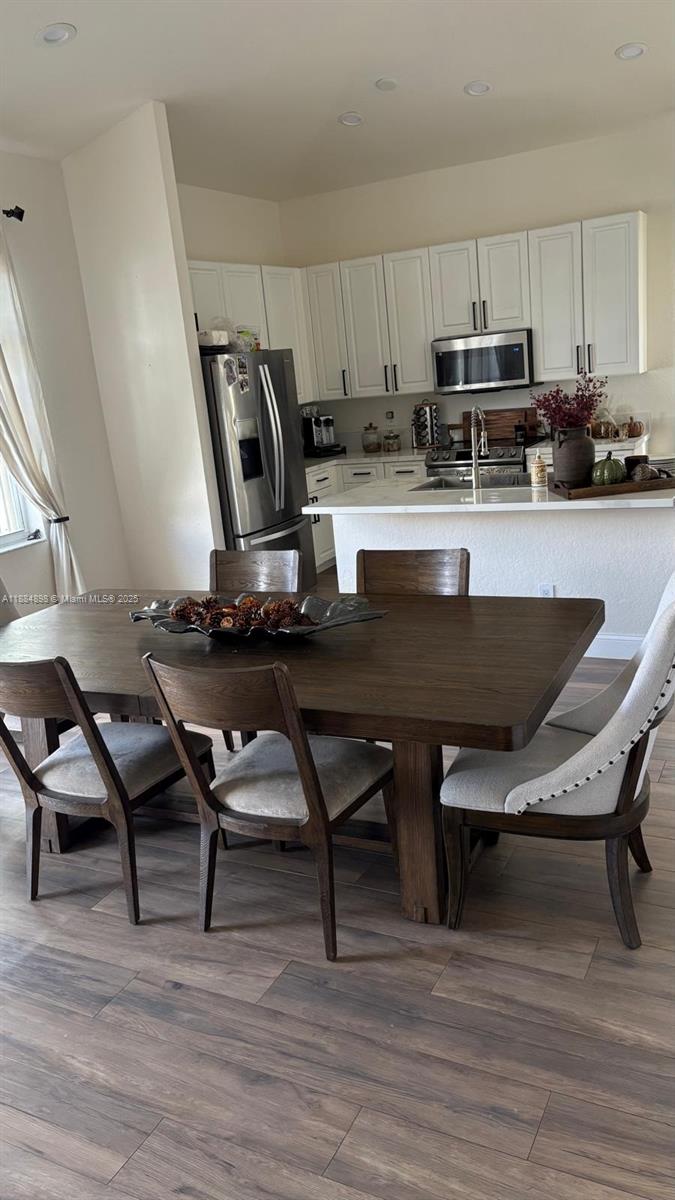 POD 10 AT MONARCH LAKES - Residential Lease