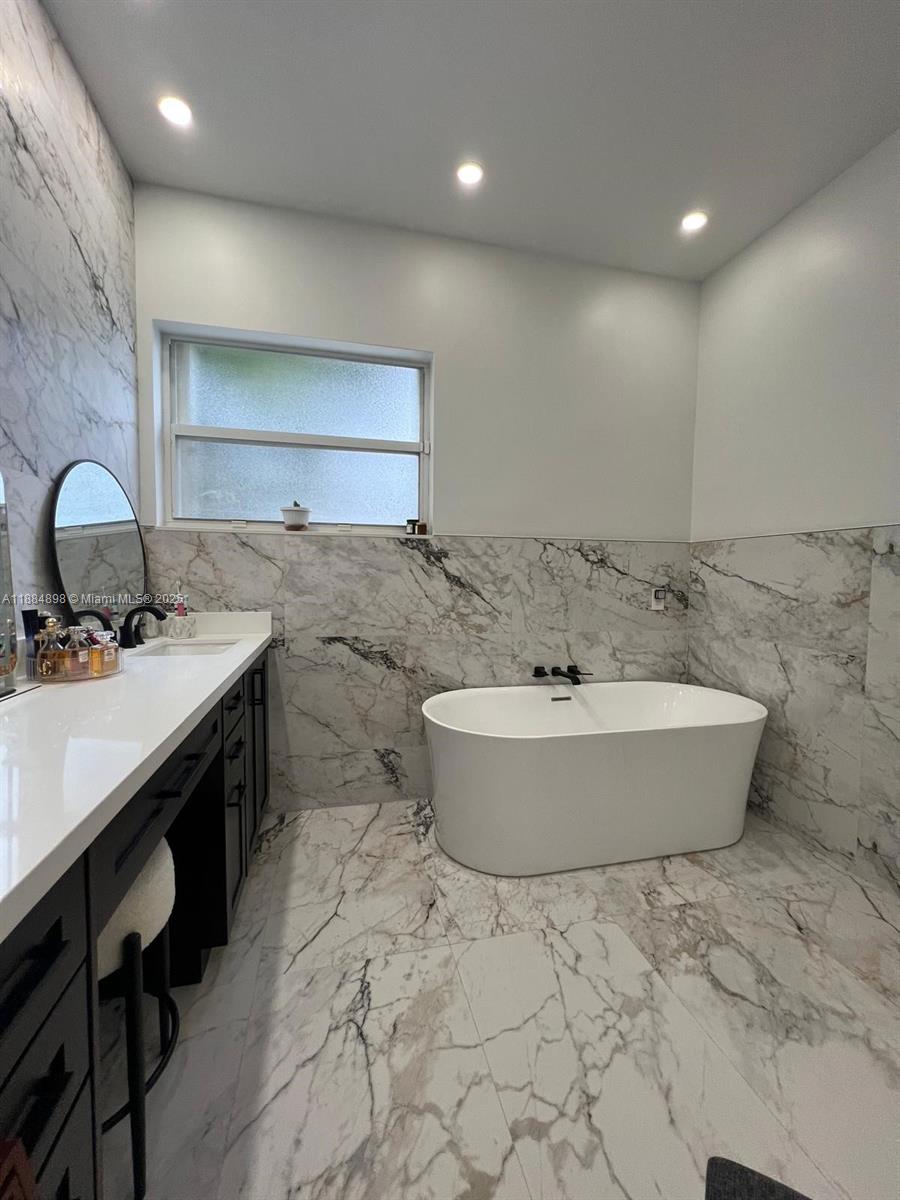 POD 10 AT MONARCH LAKES - Residential Lease