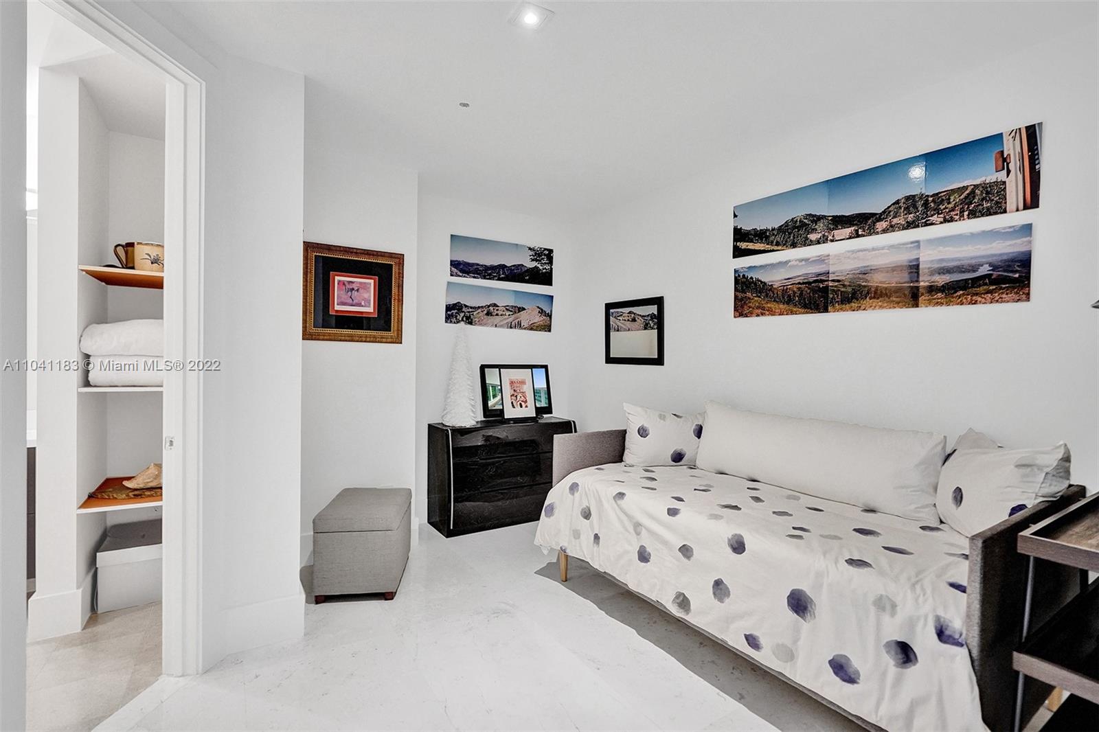 SANTA MARIA CONDO - Residential