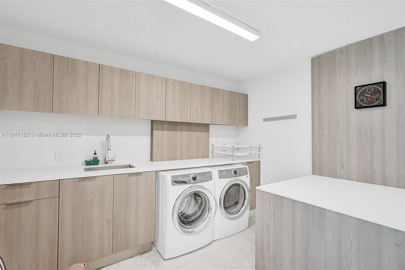 SANTA MARIA CONDO - Residential