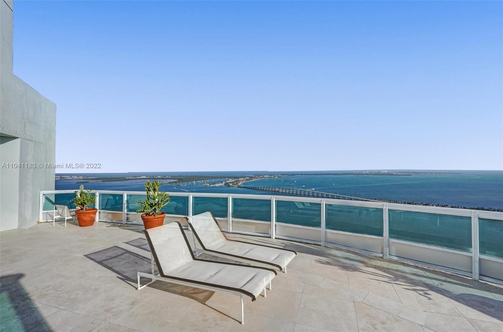 SANTA MARIA CONDO - Residential