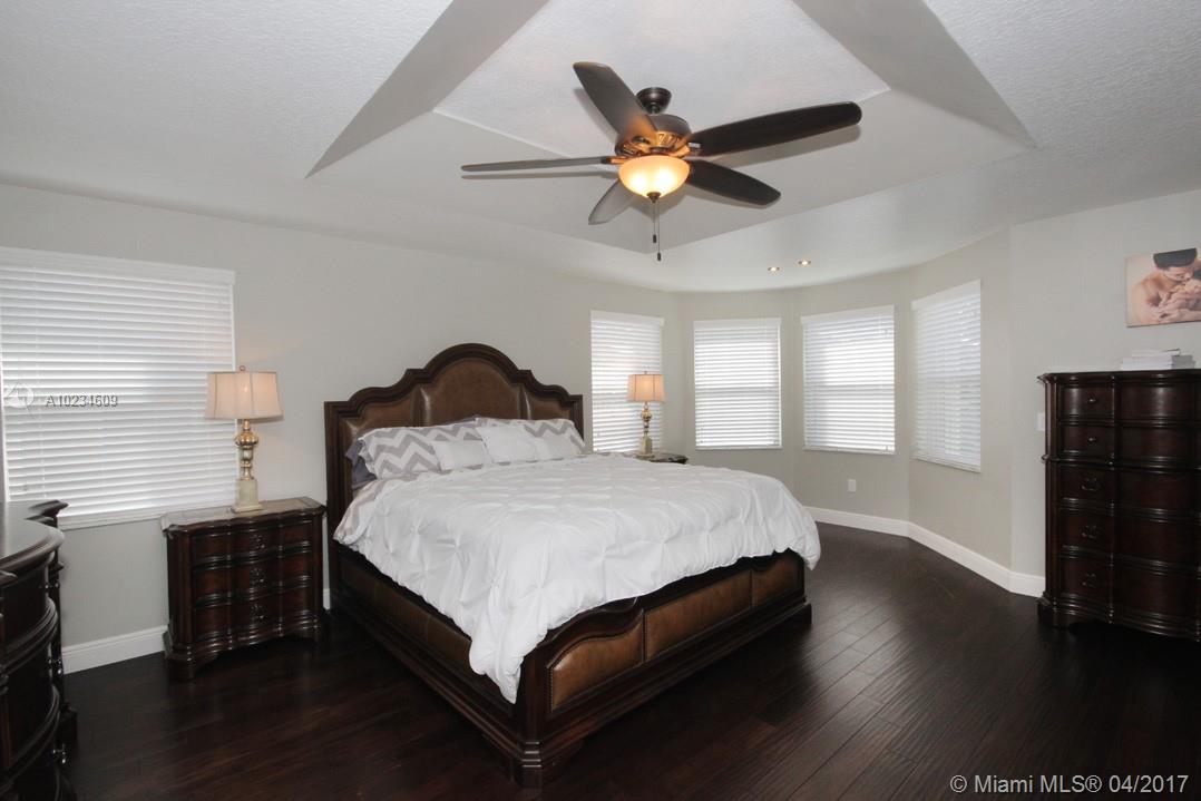 RIVIERA ISLES II - Residential