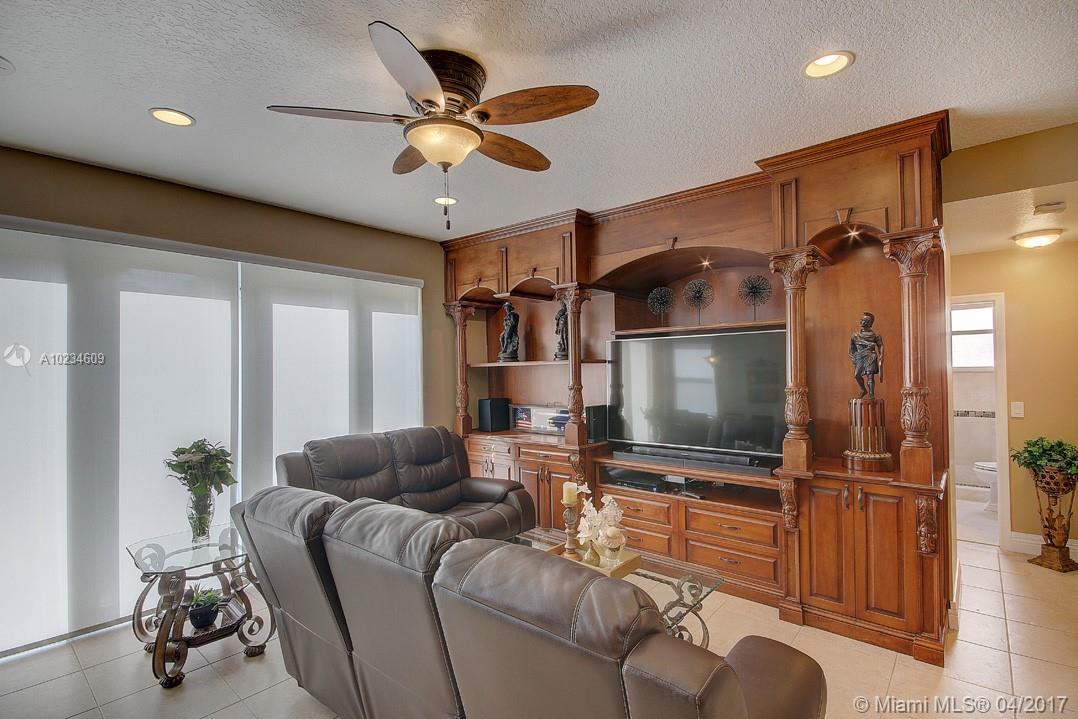 RIVIERA ISLES II - Residential