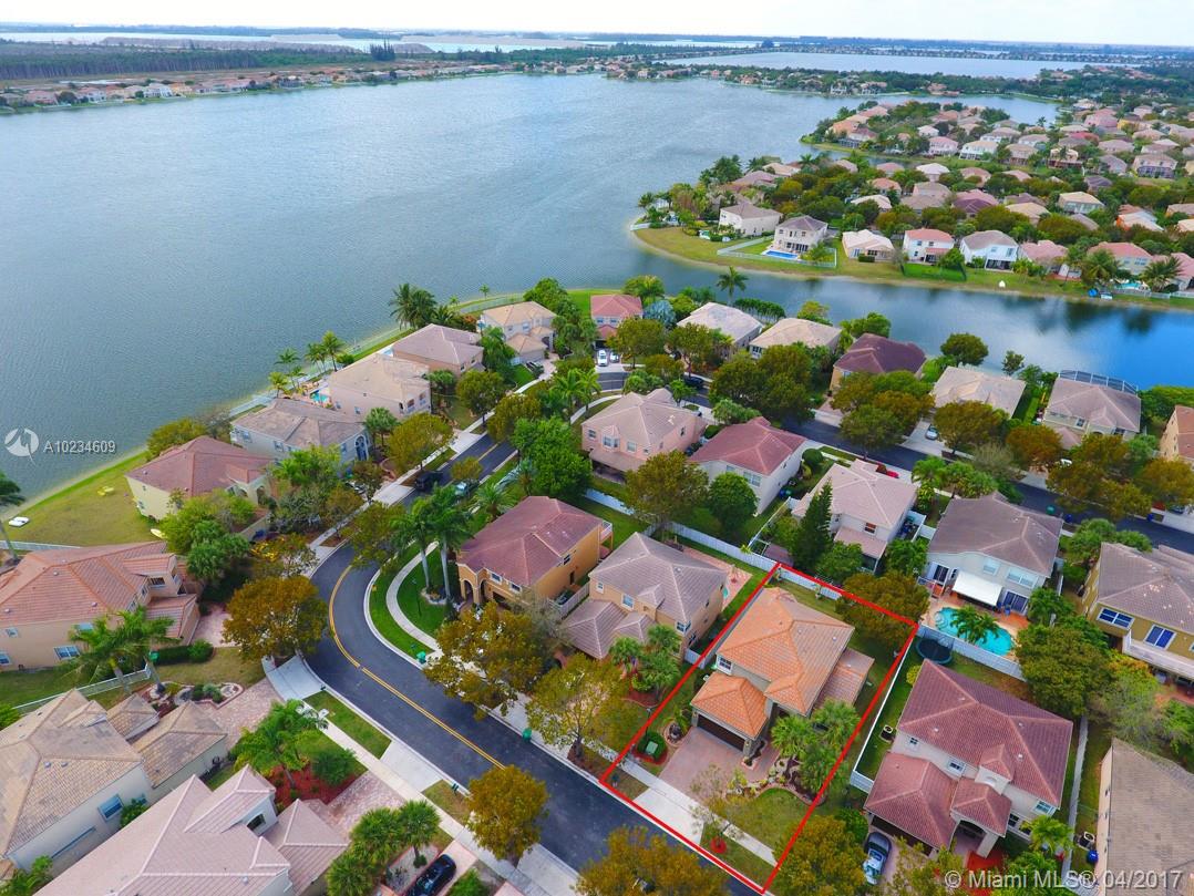 RIVIERA ISLES II - Residential