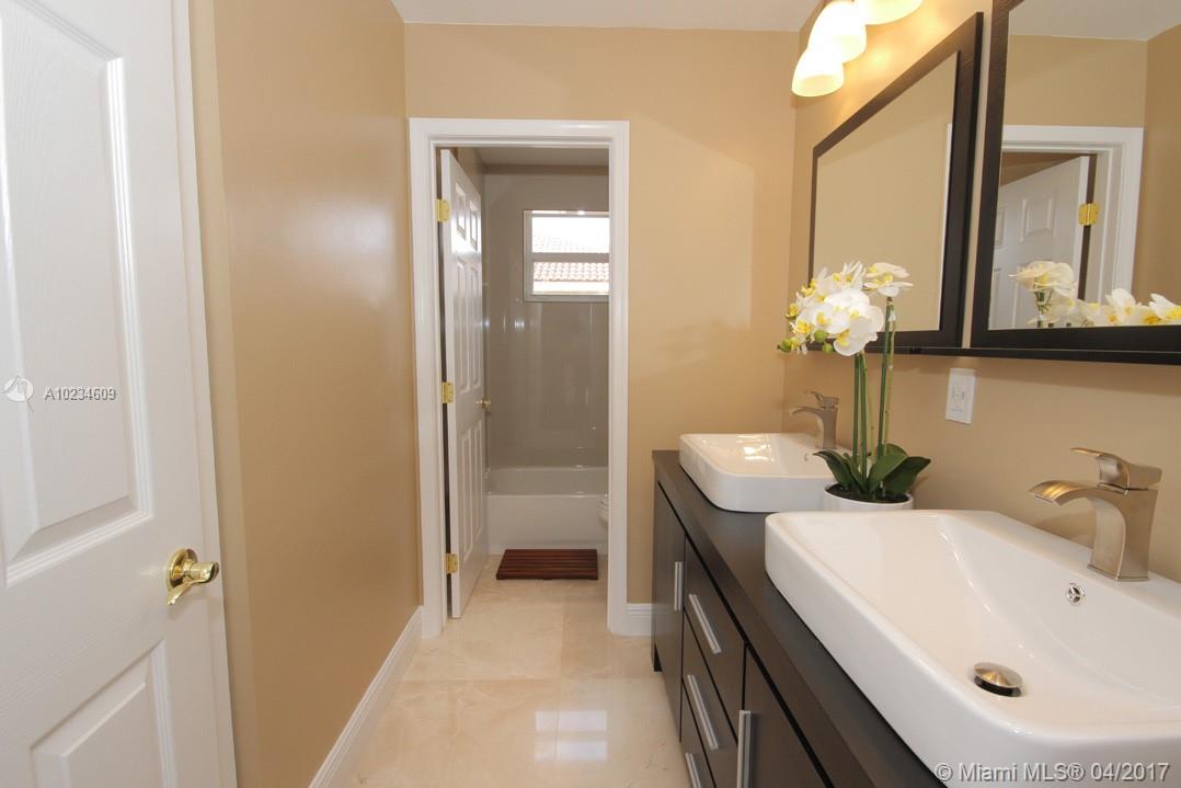 RIVIERA ISLES II - Residential