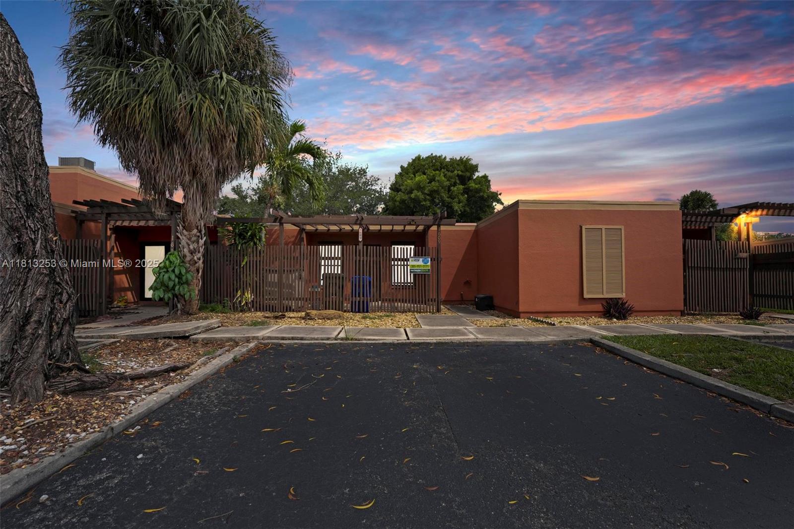 EVERGLADES SUGAR & LAND C - Residential