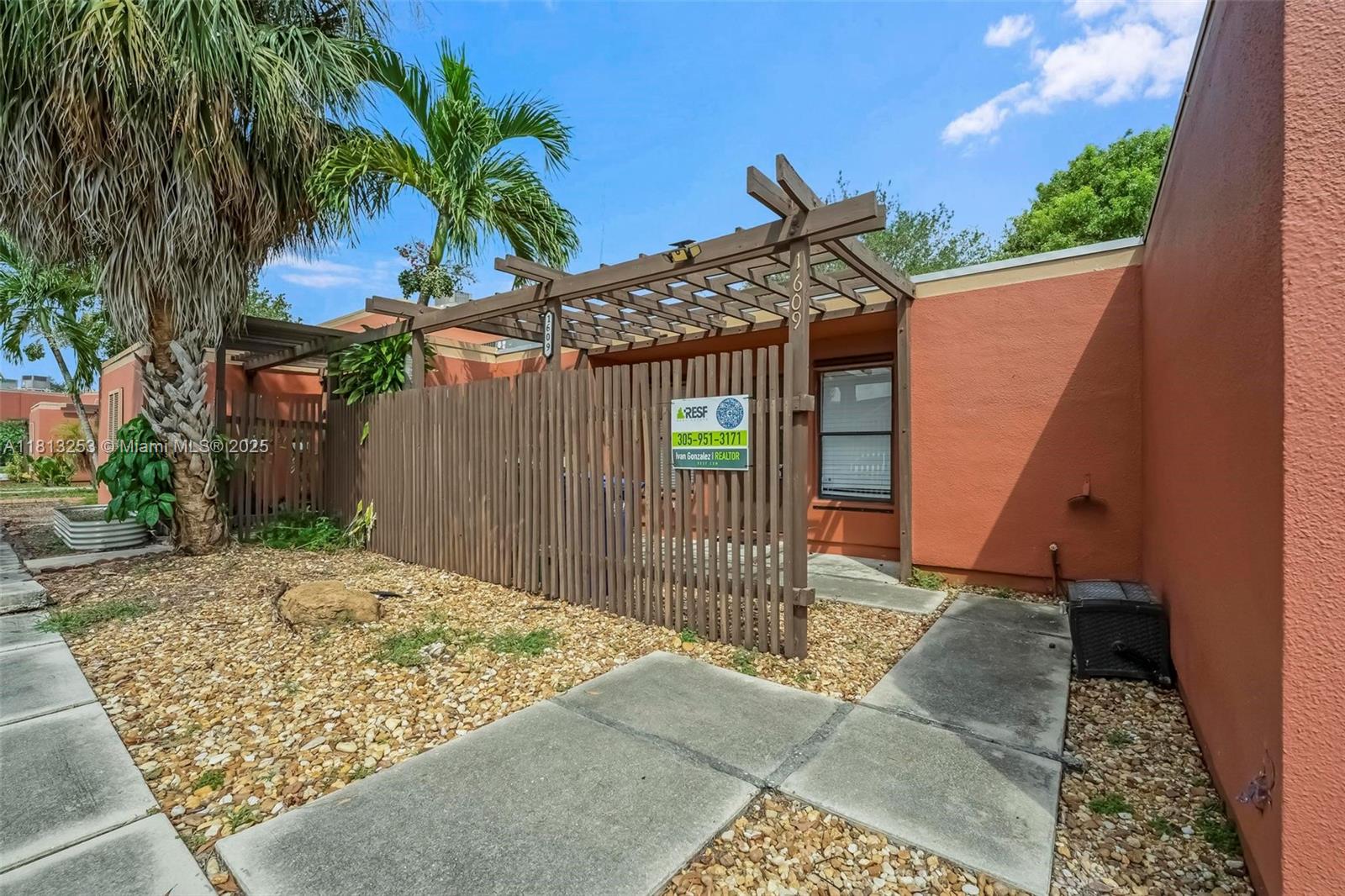 EVERGLADES SUGAR & LAND C - Residential