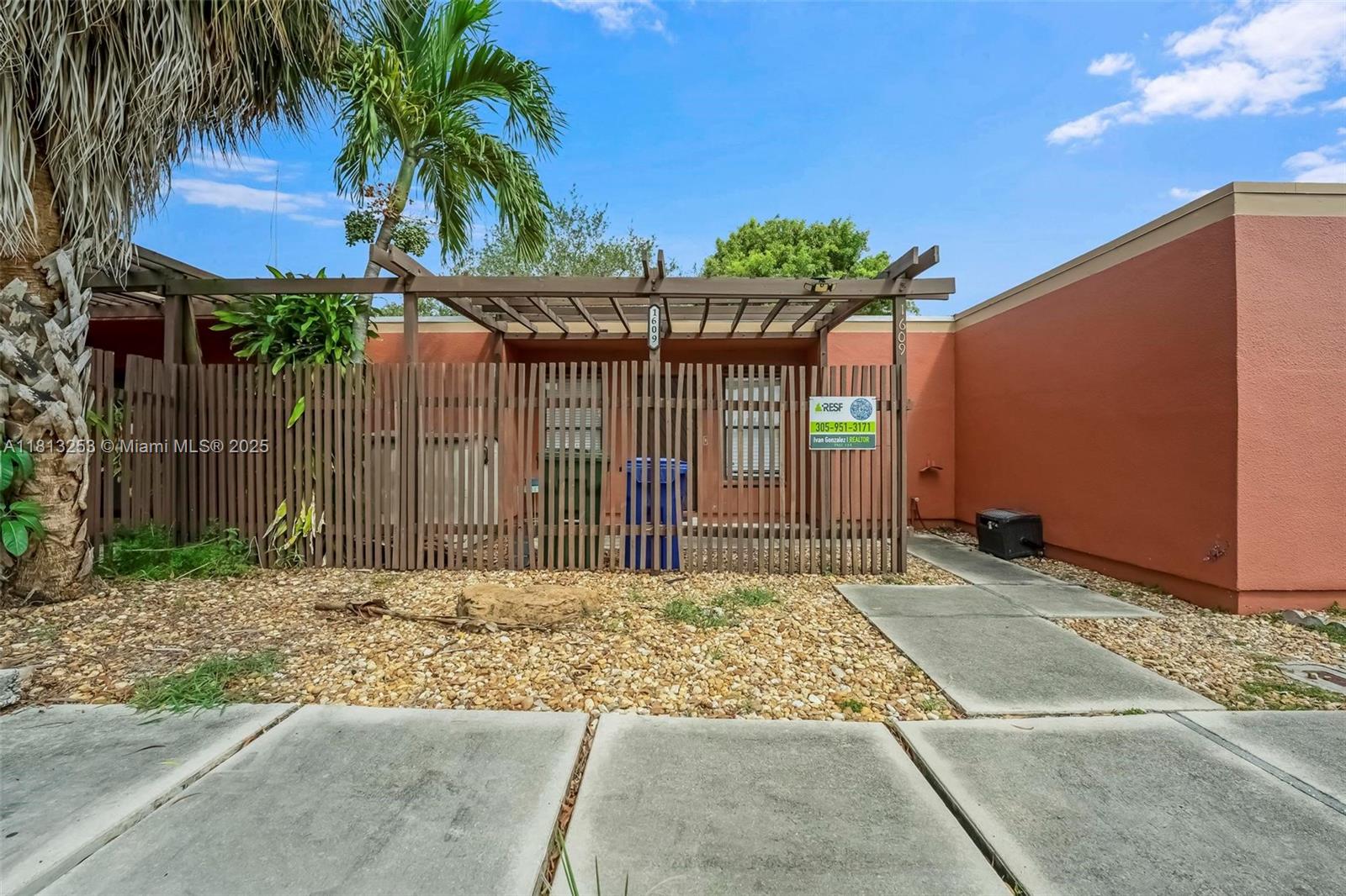 EVERGLADES SUGAR & LAND C - Residential