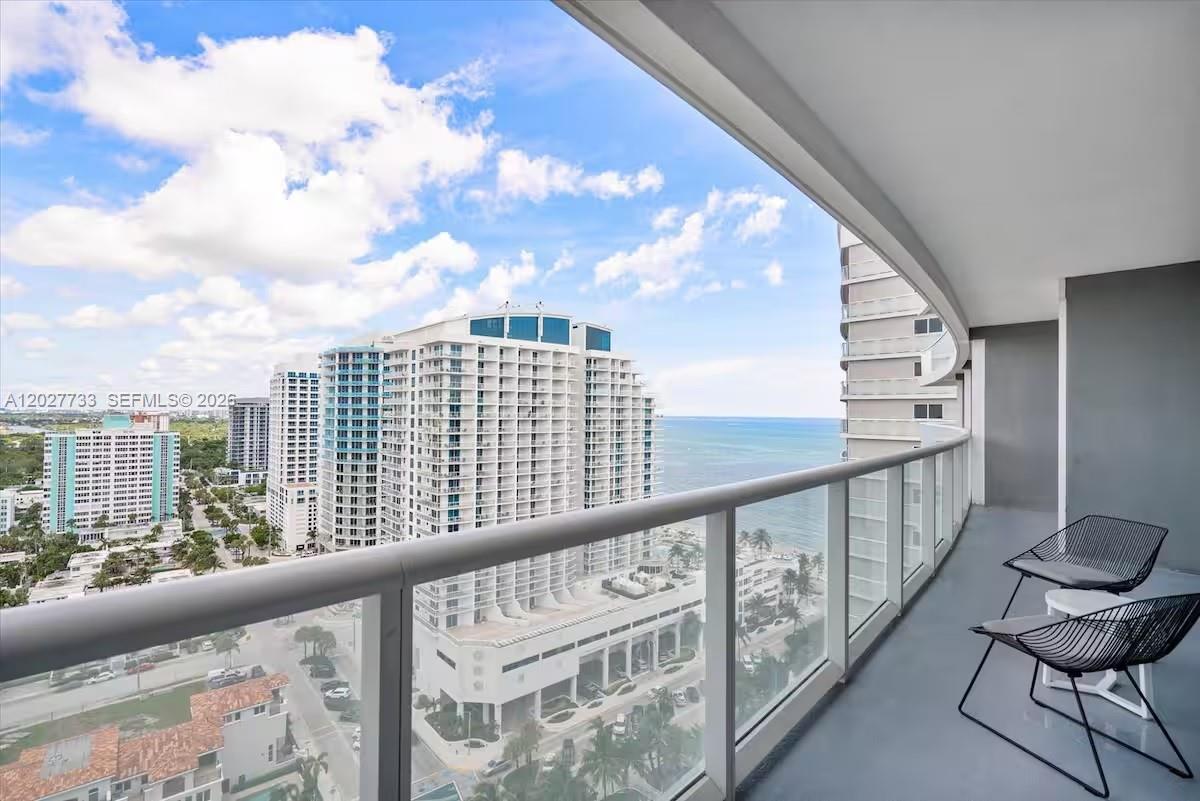 FORT LAUDERDALE RESIDENCE - Residential