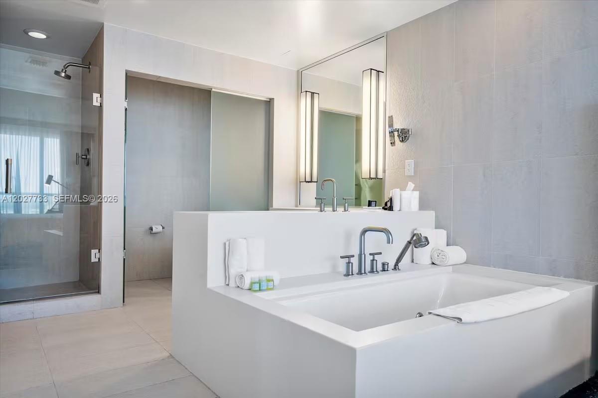 FORT LAUDERDALE RESIDENCE - Residential