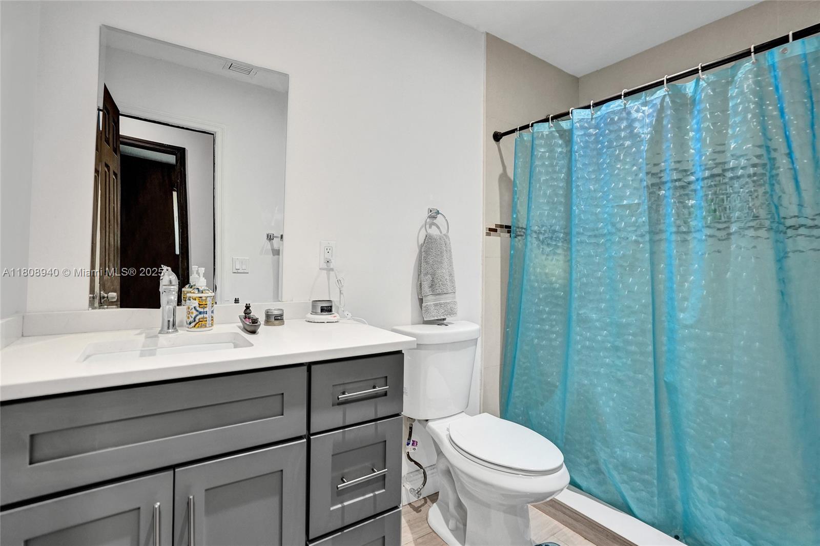 LAUDERDALE VILLAS - Residential Lease