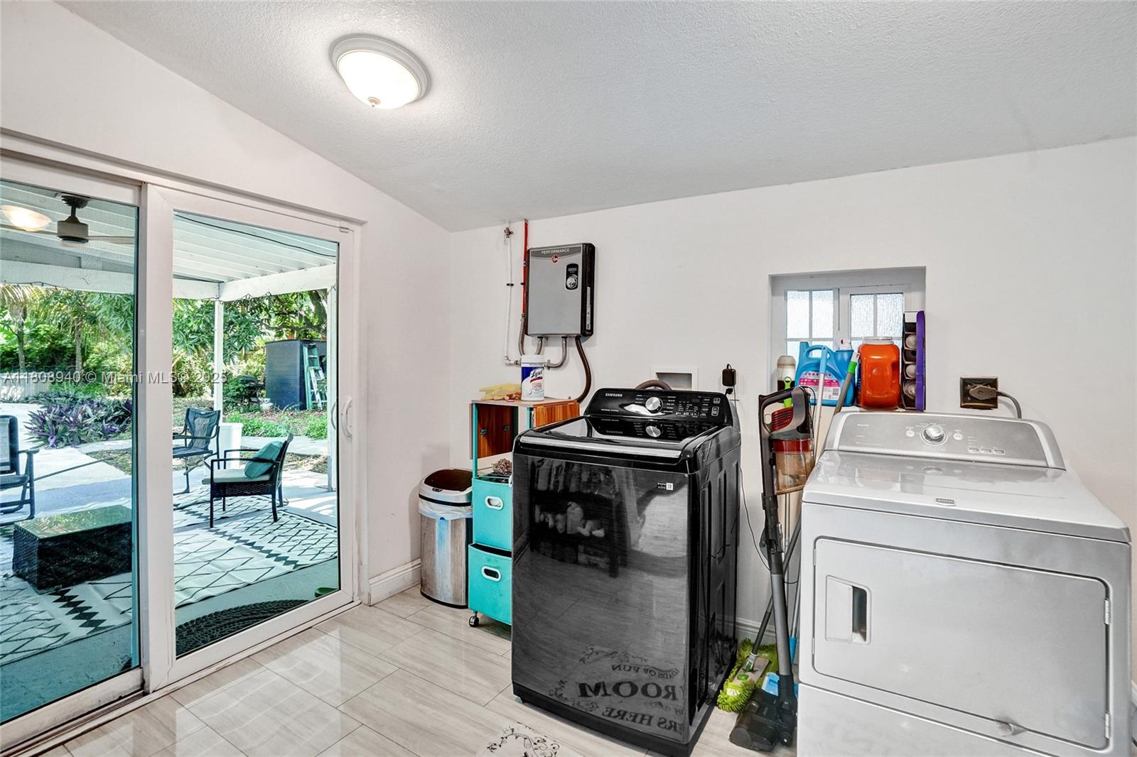 LAUDERDALE VILLAS - Residential Lease