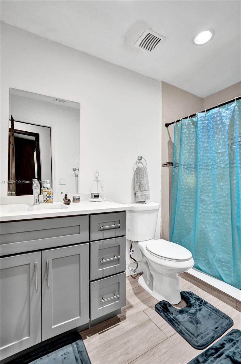 LAUDERDALE VILLAS - Residential Lease