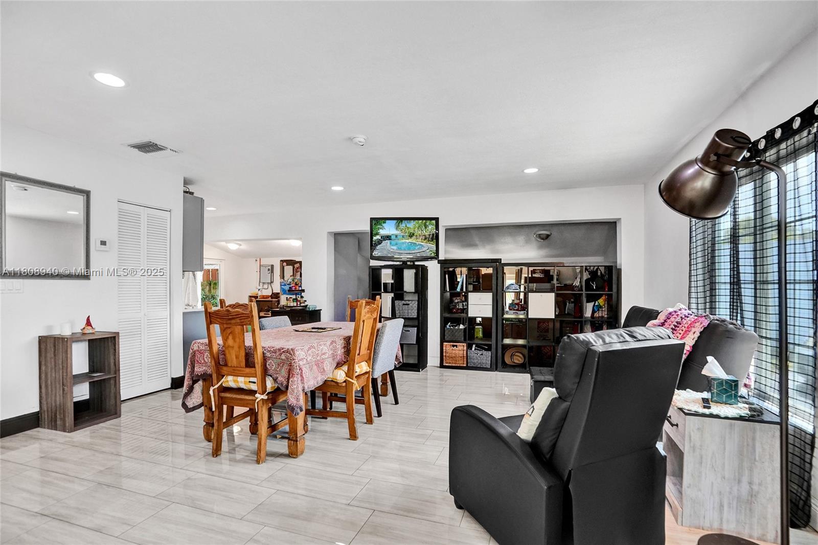 LAUDERDALE VILLAS - Residential Lease