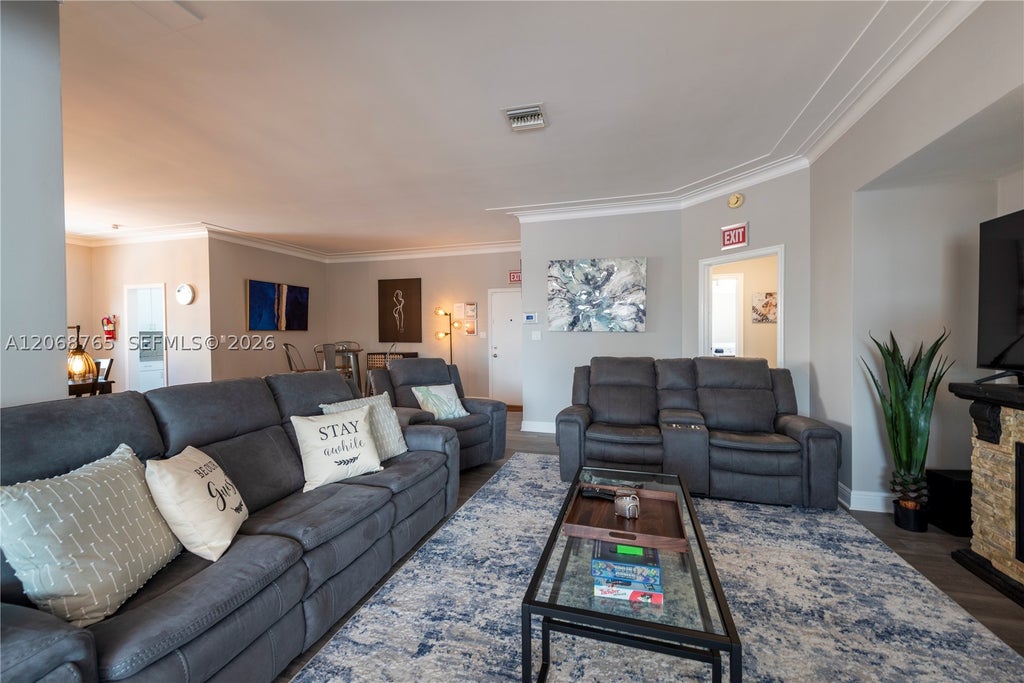 Photo of 113 S 21st Ave #113, Hollywood, FL 33020 (MLS # A12068765)