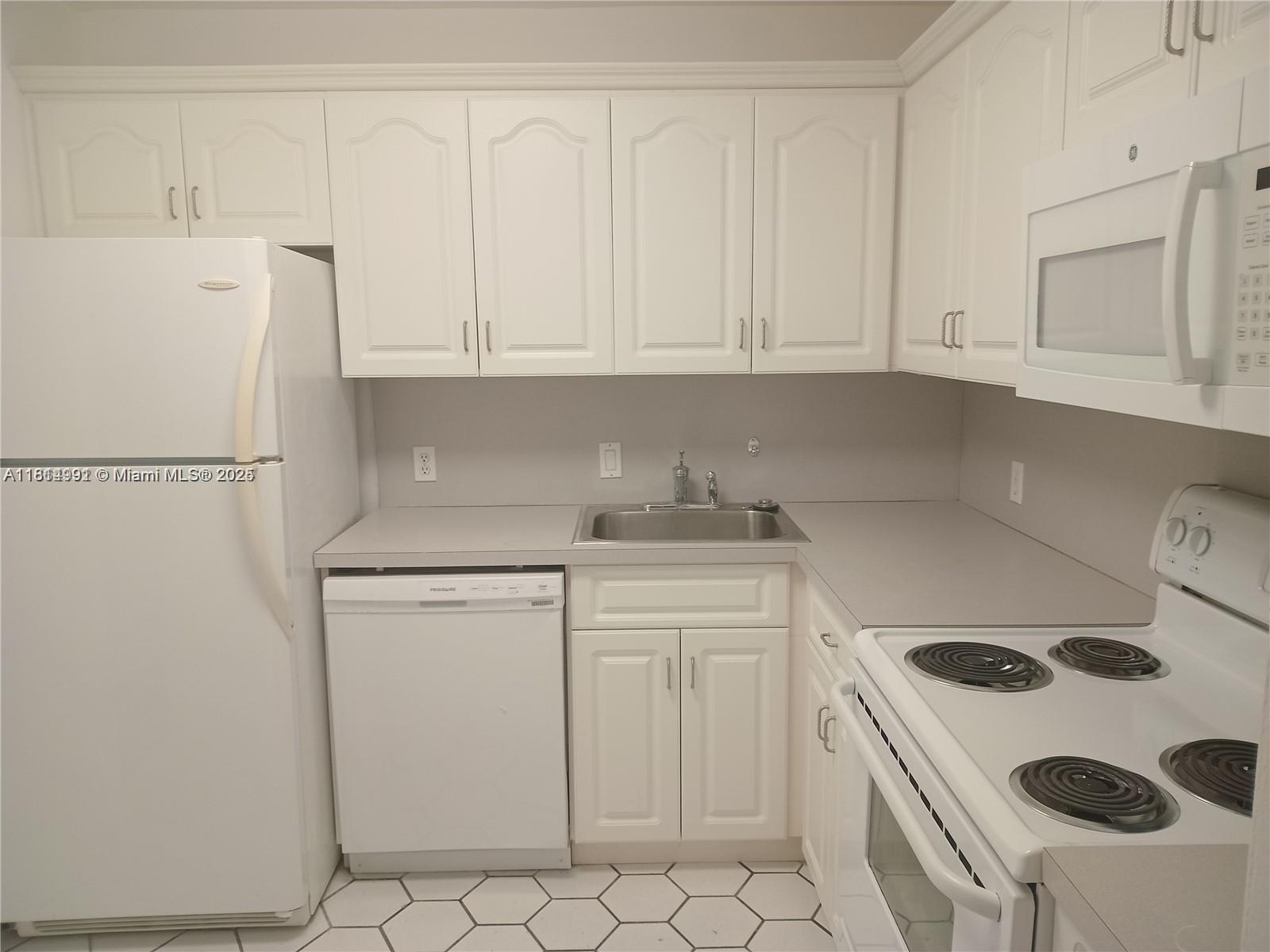BISCAYA IV CONDO - Residential
