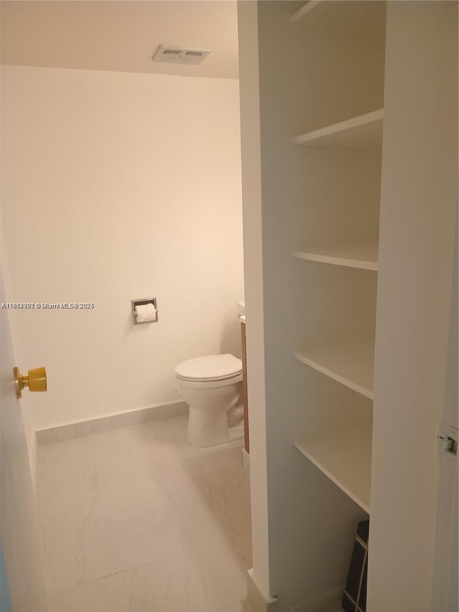 BISCAYA IV CONDO - Residential