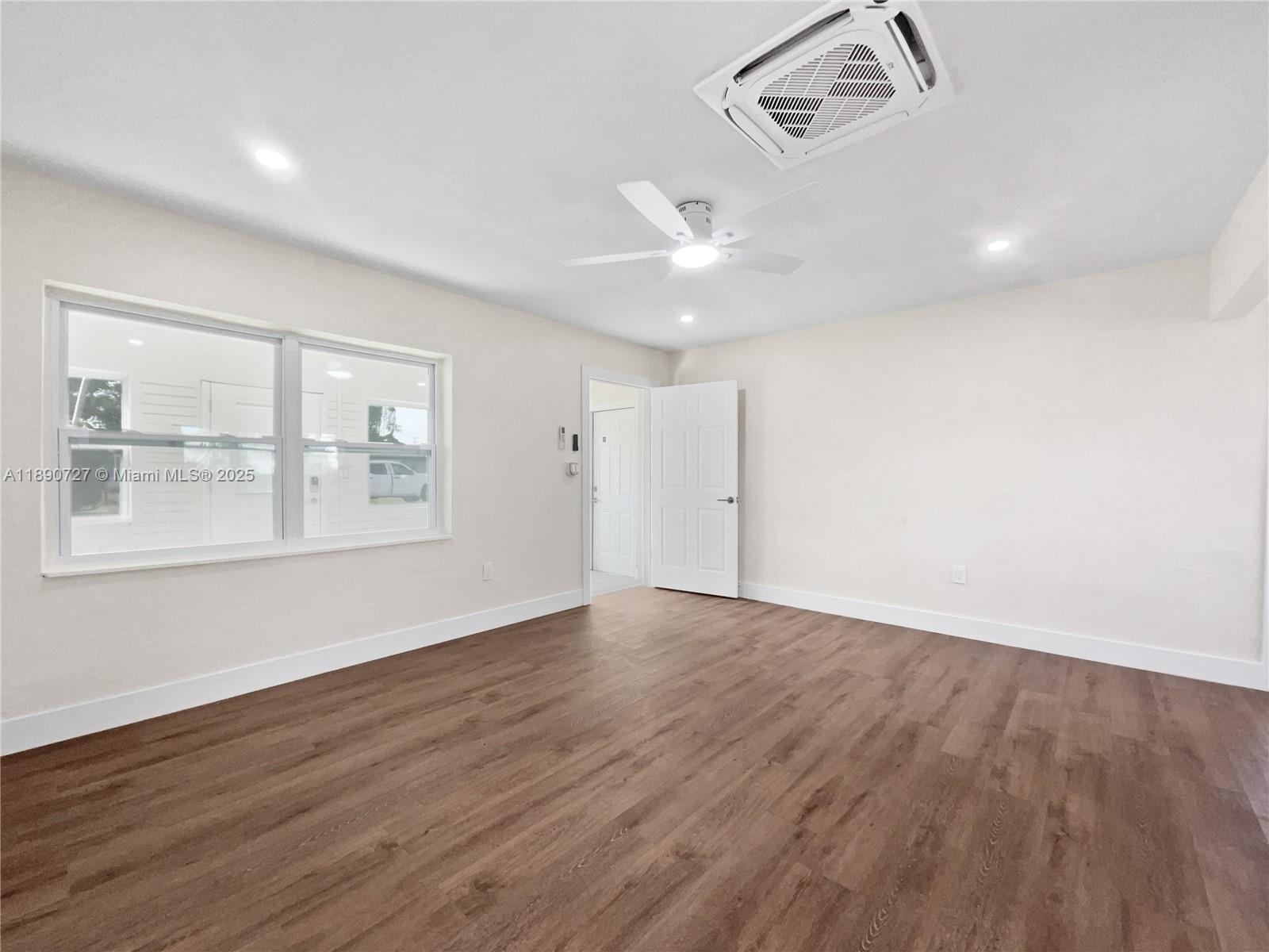BISCAYNE RIVER GARDENS - Residential