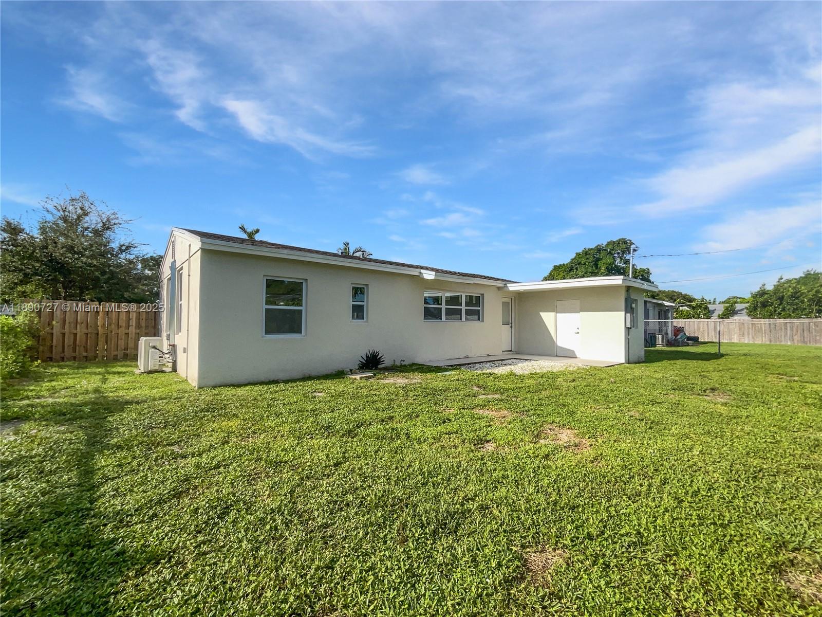 BISCAYNE RIVER GARDENS - Residential