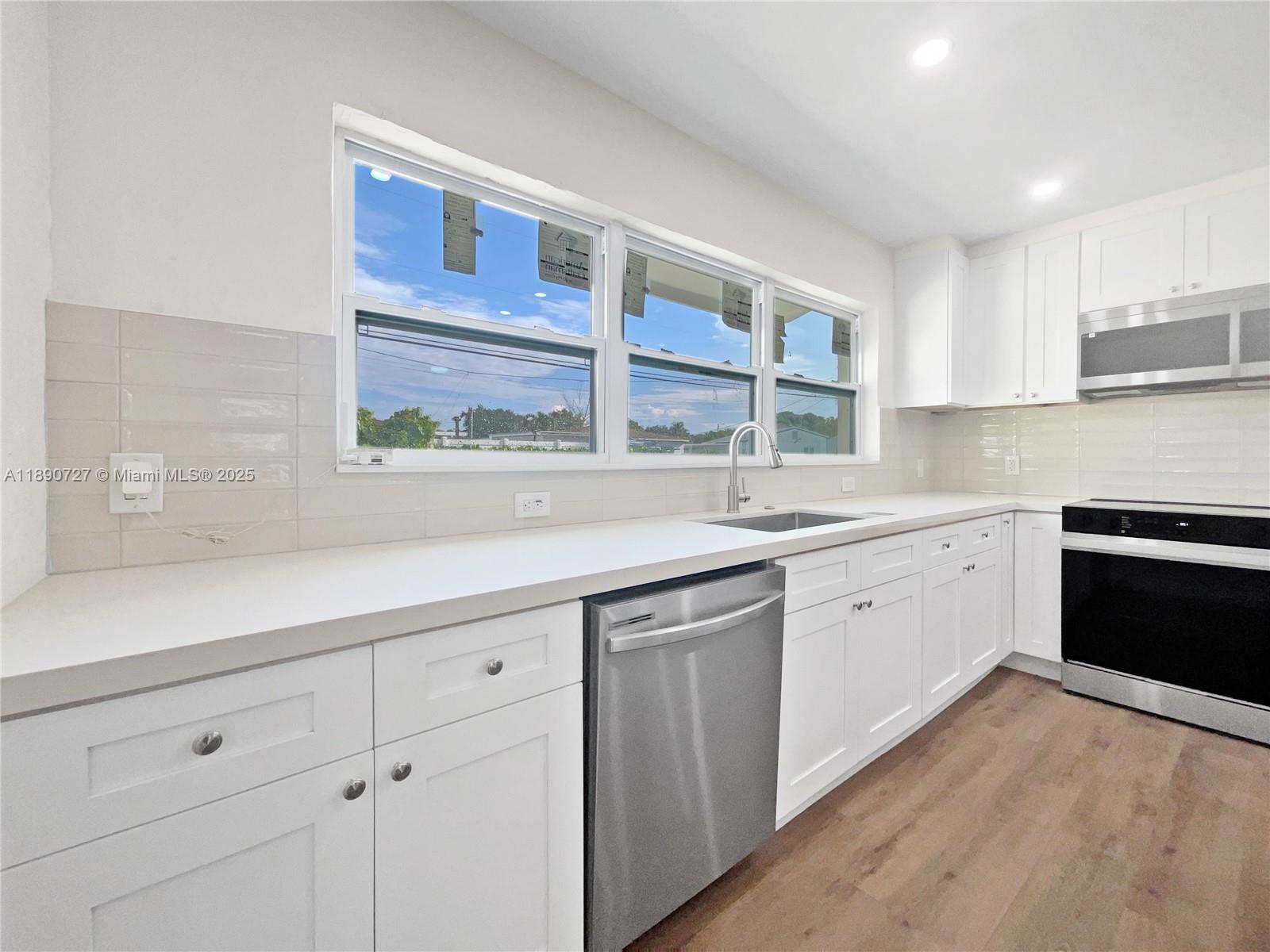 BISCAYNE RIVER GARDENS - Residential