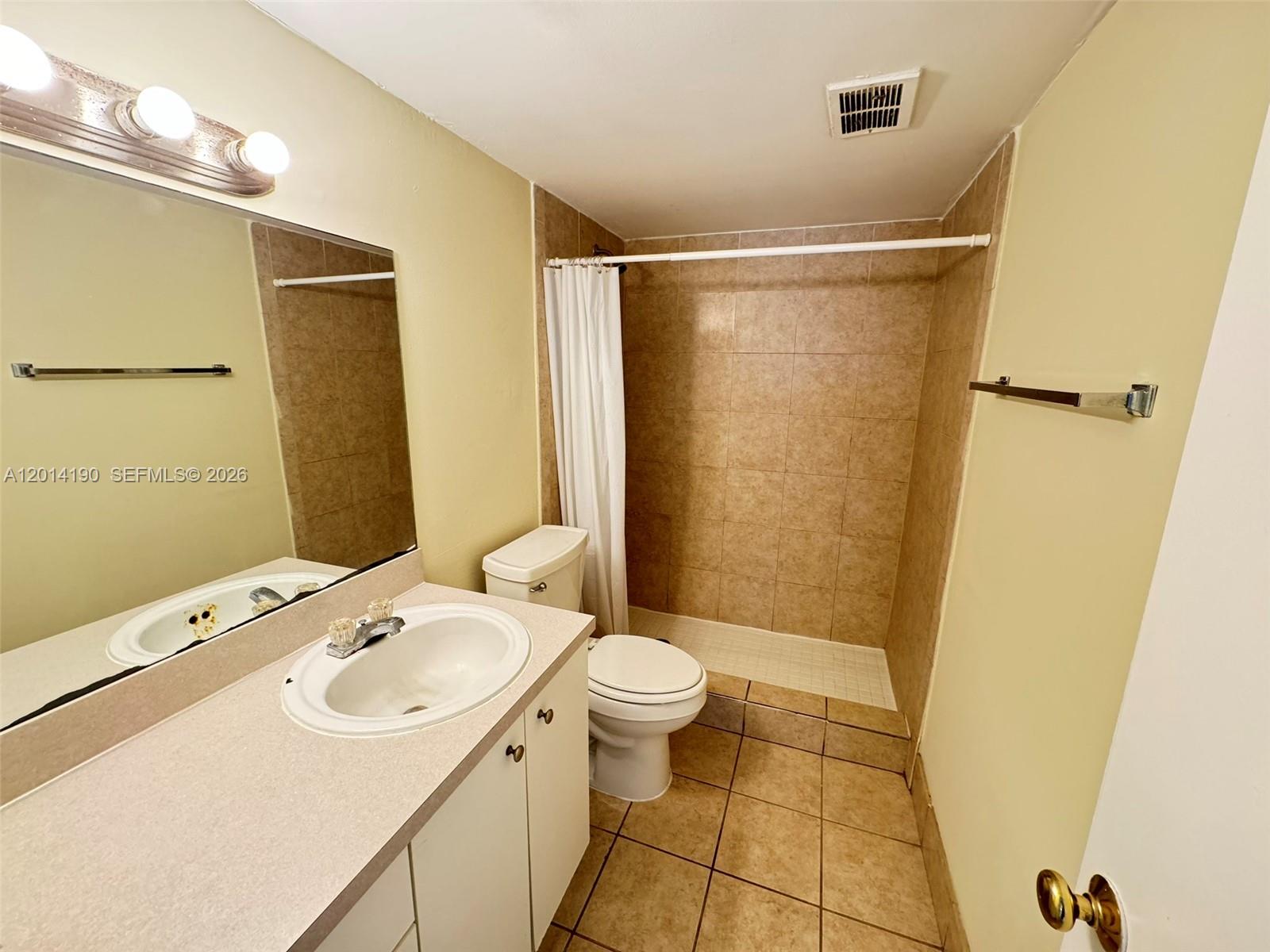 CLEAR LAKE PALMS CONDO - Residential Lease