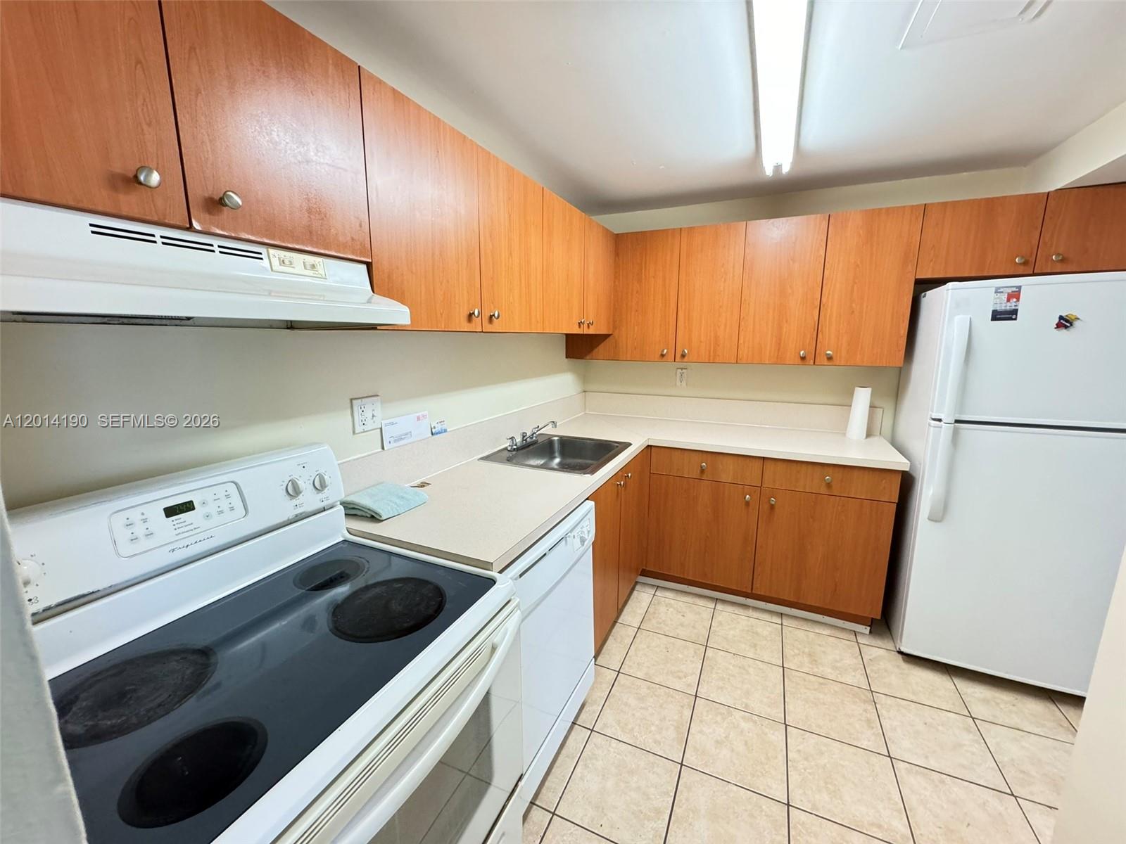 CLEAR LAKE PALMS CONDO - Residential Lease
