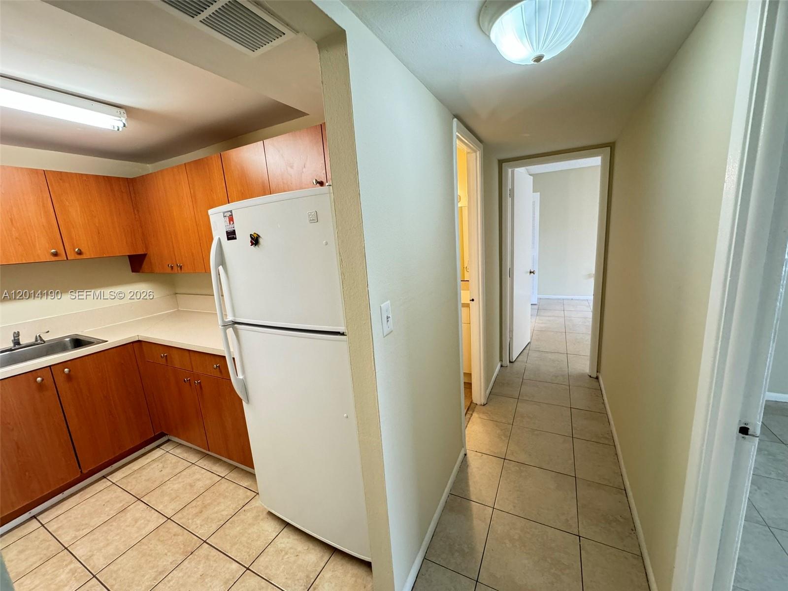 CLEAR LAKE PALMS CONDO - Residential Lease