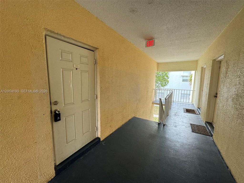 Photo of 415 Executive Center Dr #203, West Palm Beach, FL 33401 (MLS # A12014190)