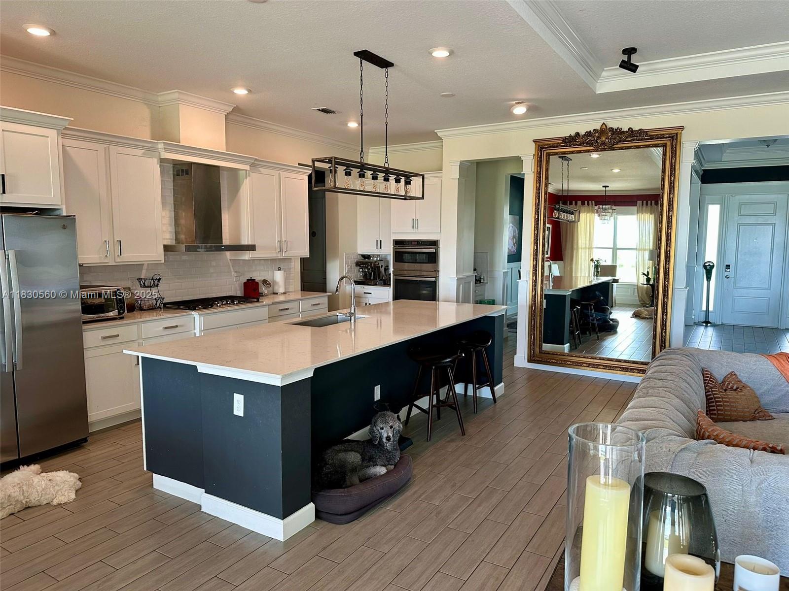 799 Hookline Cir, Loxahatchee, FL, 33470/$1,129,700 4 799 Hookline Cir