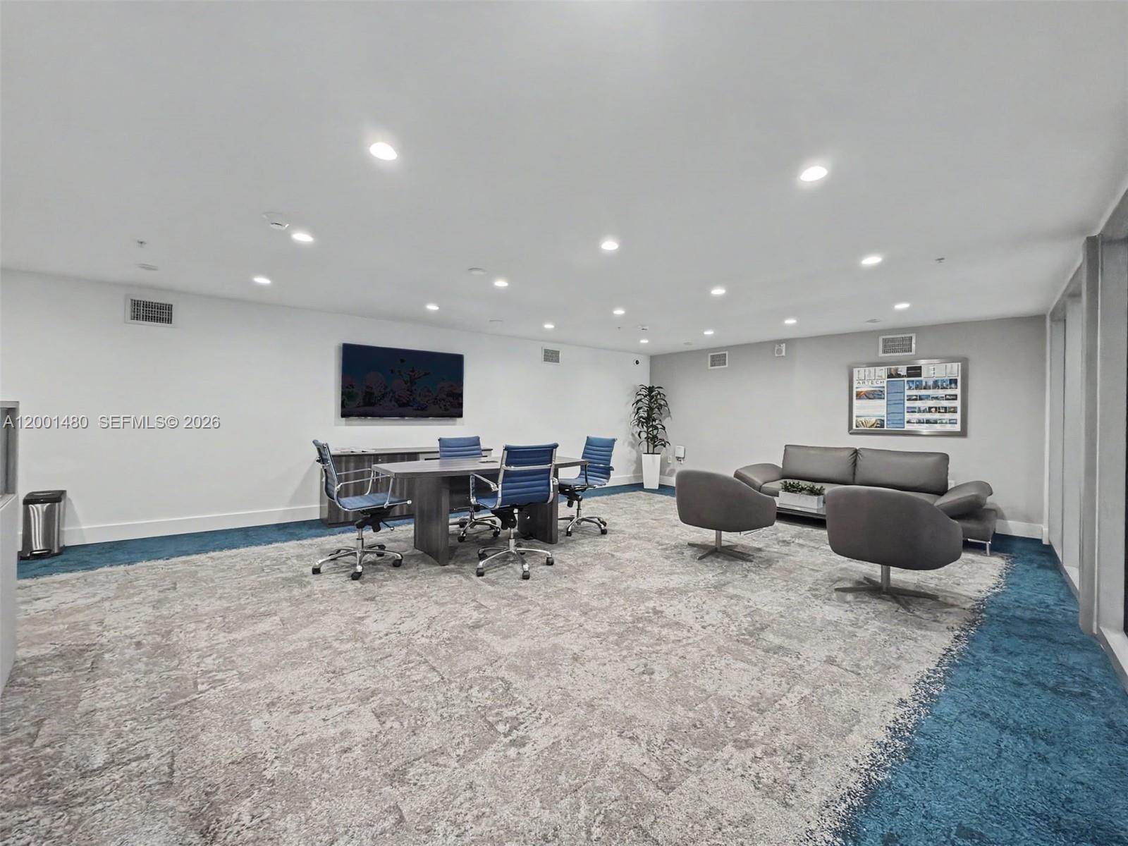 ARTECH RESIDENCES AT AVEN - Residential Lease