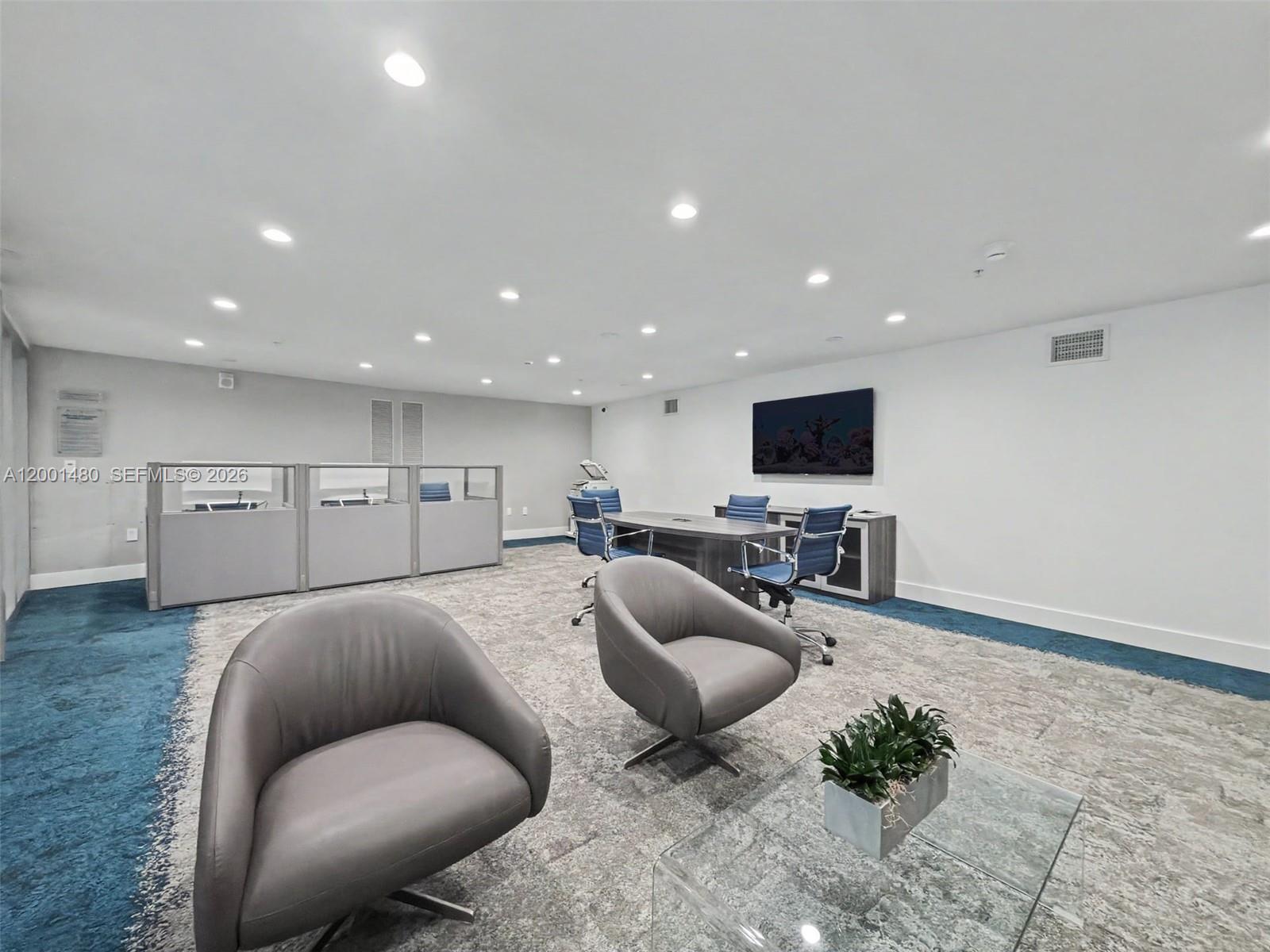 ARTECH RESIDENCES AT AVEN - Residential Lease