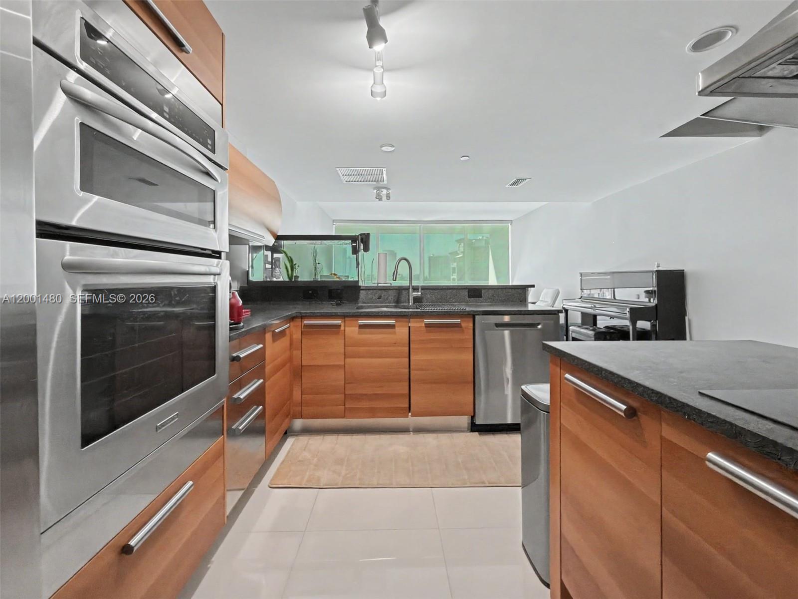 ARTECH RESIDENCES AT AVEN - Residential Lease