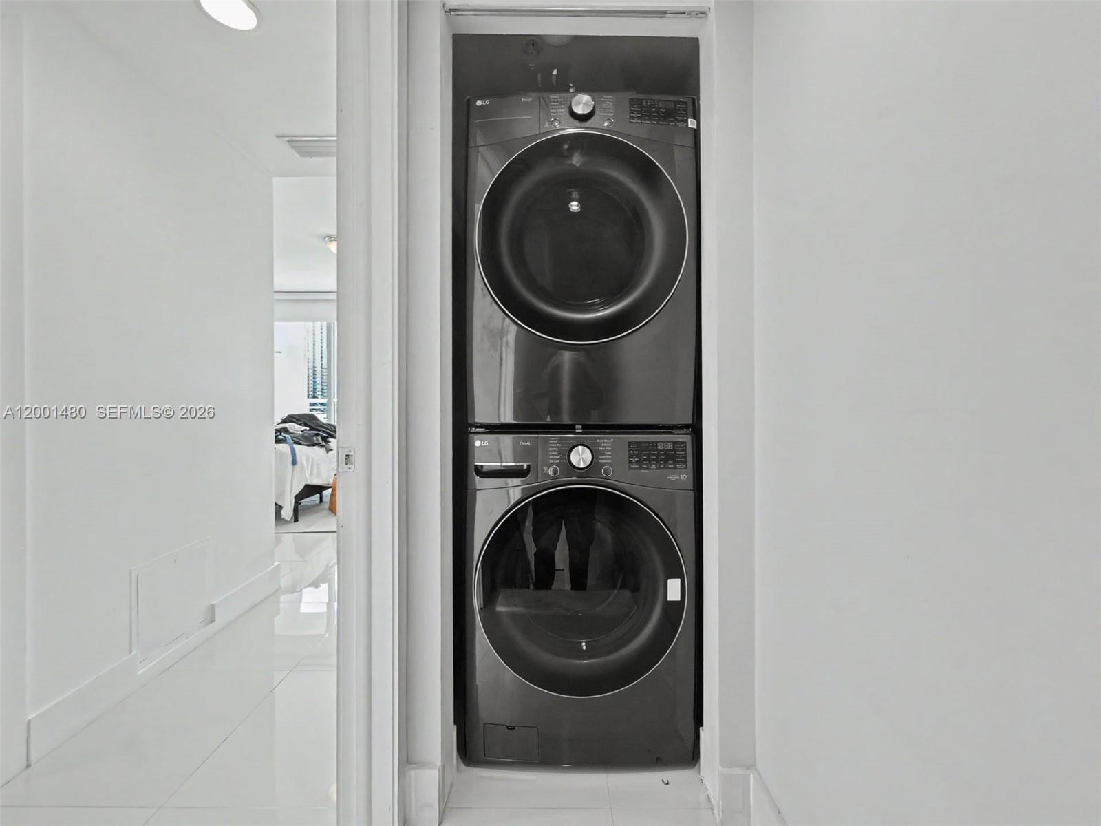 ARTECH RESIDENCES AT AVEN - Residential Lease