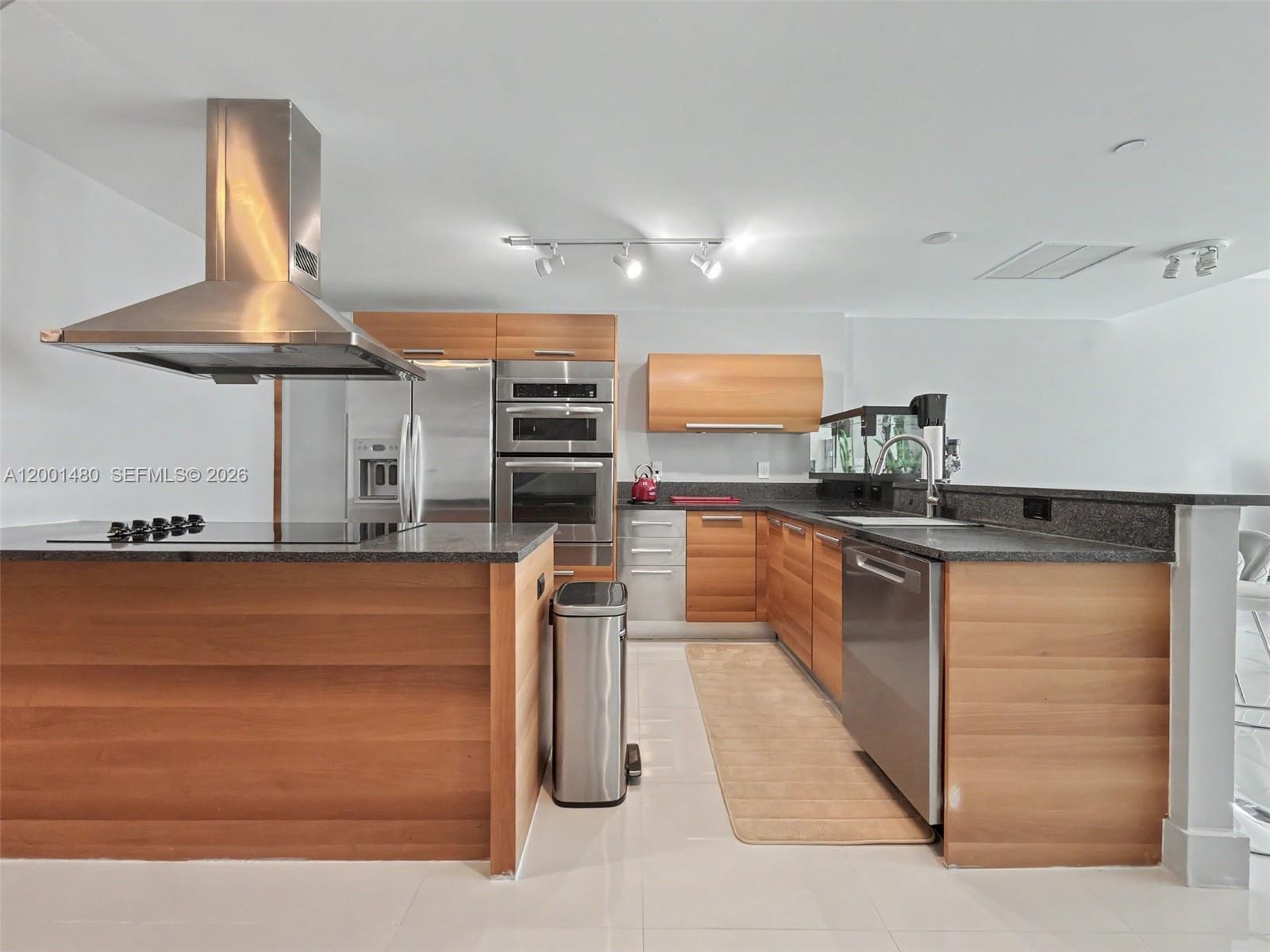 ARTECH RESIDENCES AT AVEN - Residential Lease