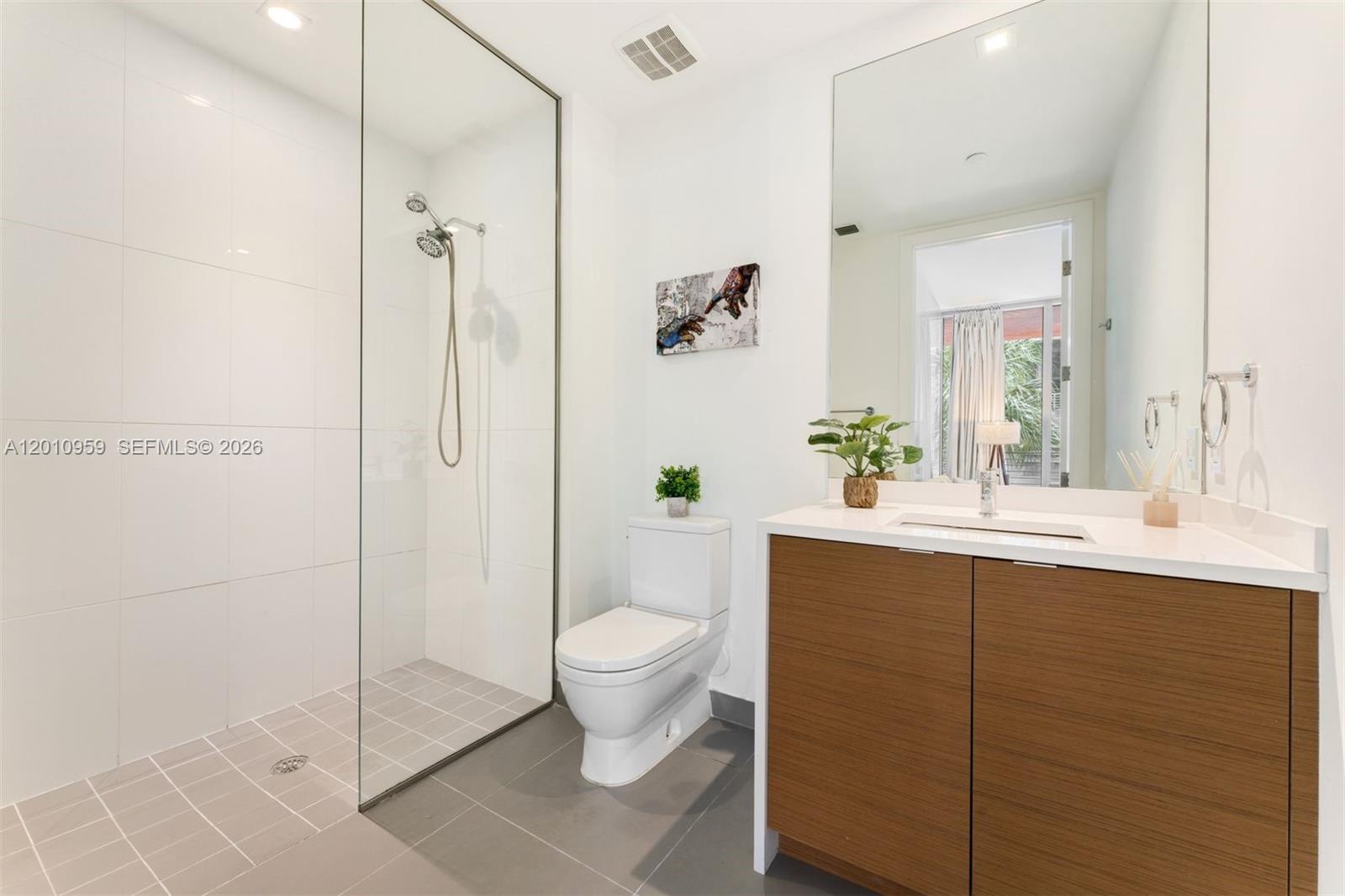 250 WYNWOOD CONDO - Residential