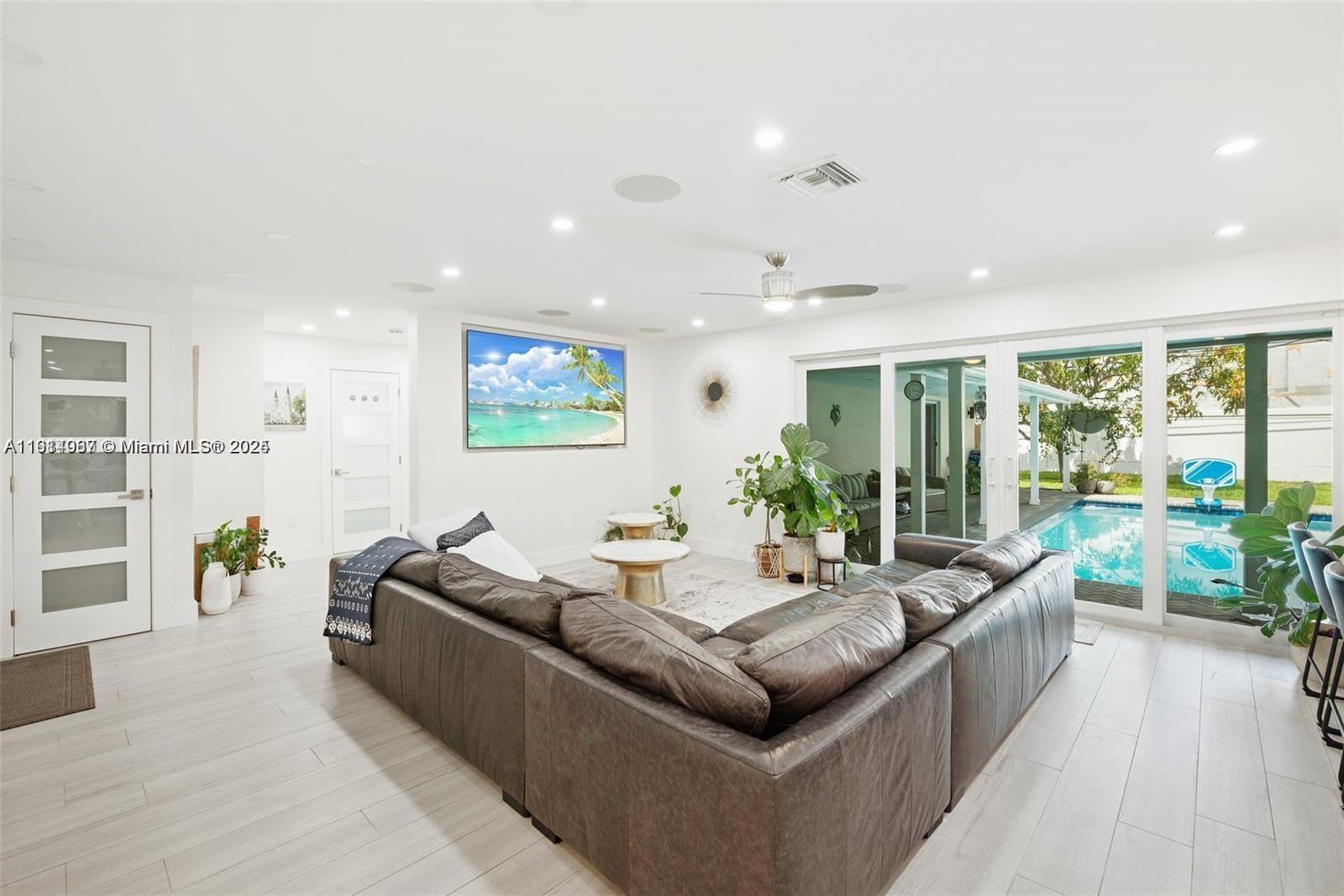 ROSE MANOR - Residential Lease