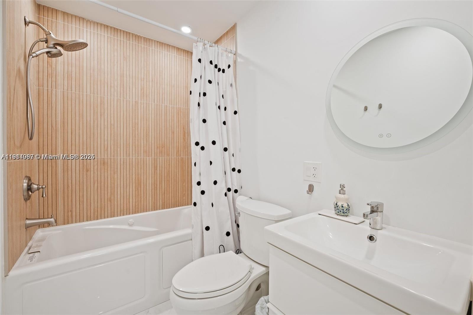 ROSE MANOR - Residential Lease