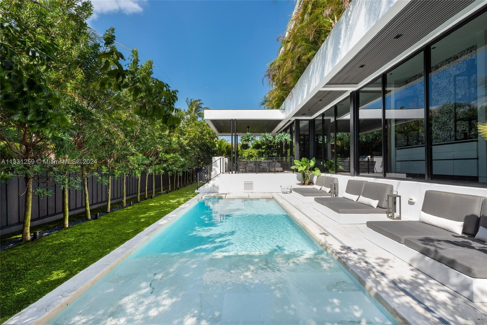 Property for Sale at 650 Warren Ln Ln, Key Biscayne, Miami-Dade County, Florida - Bedrooms: 5 
Bathrooms: 6  - $6,950,000