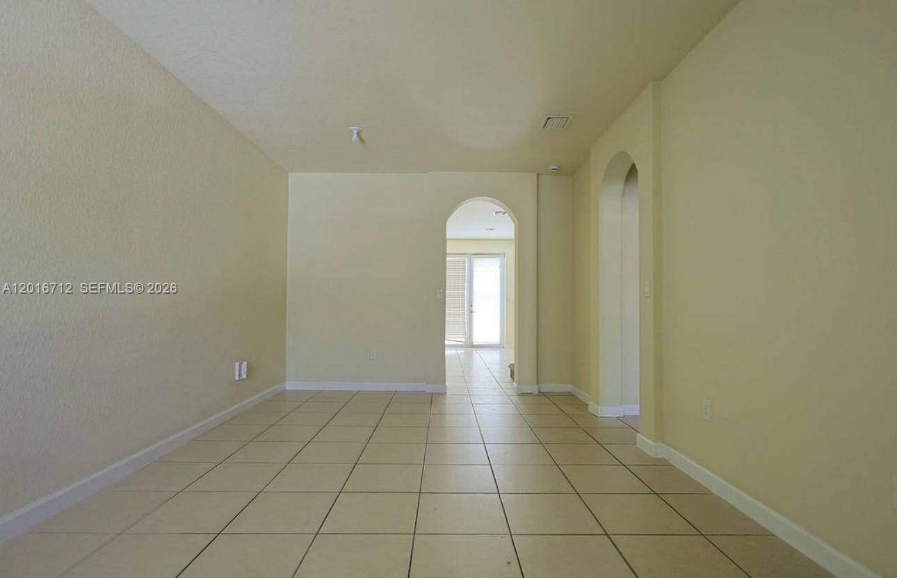 KENDALL COMMONS TOWNHOMES - Residential