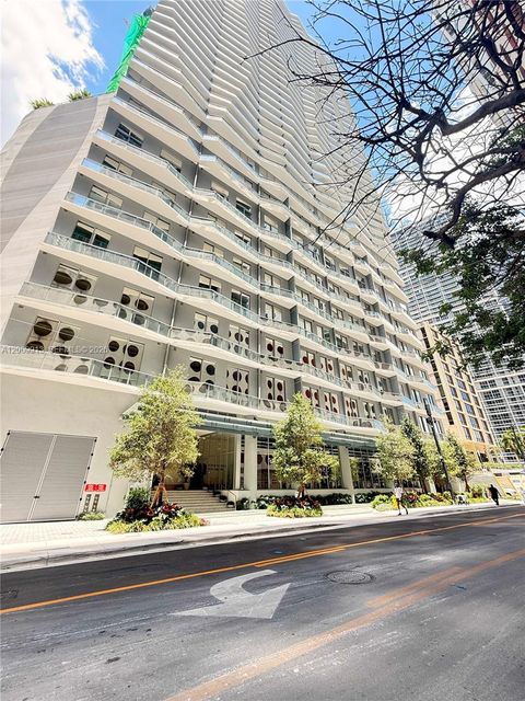 77 SE 5TH ST 1811 Miami FL 33131