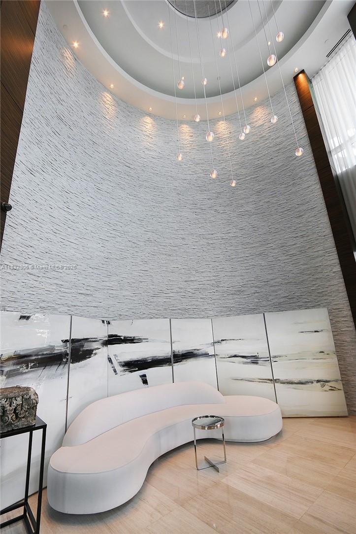 CONTINUUM ON SOUTH BEACH - Residential Lease