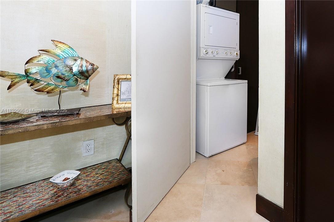 CONTINUUM ON SOUTH BEACH - Residential Lease