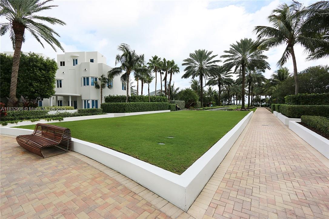 CONTINUUM ON SOUTH BEACH - Residential Lease