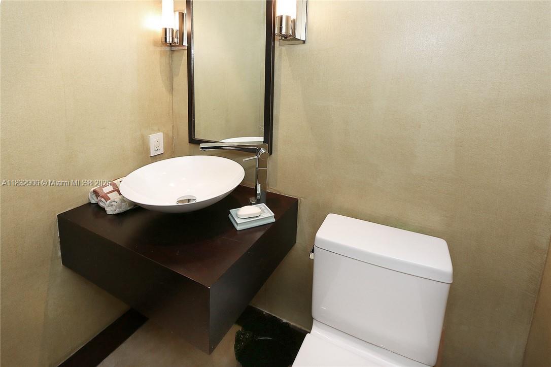 CONTINUUM ON SOUTH BEACH - Residential Lease