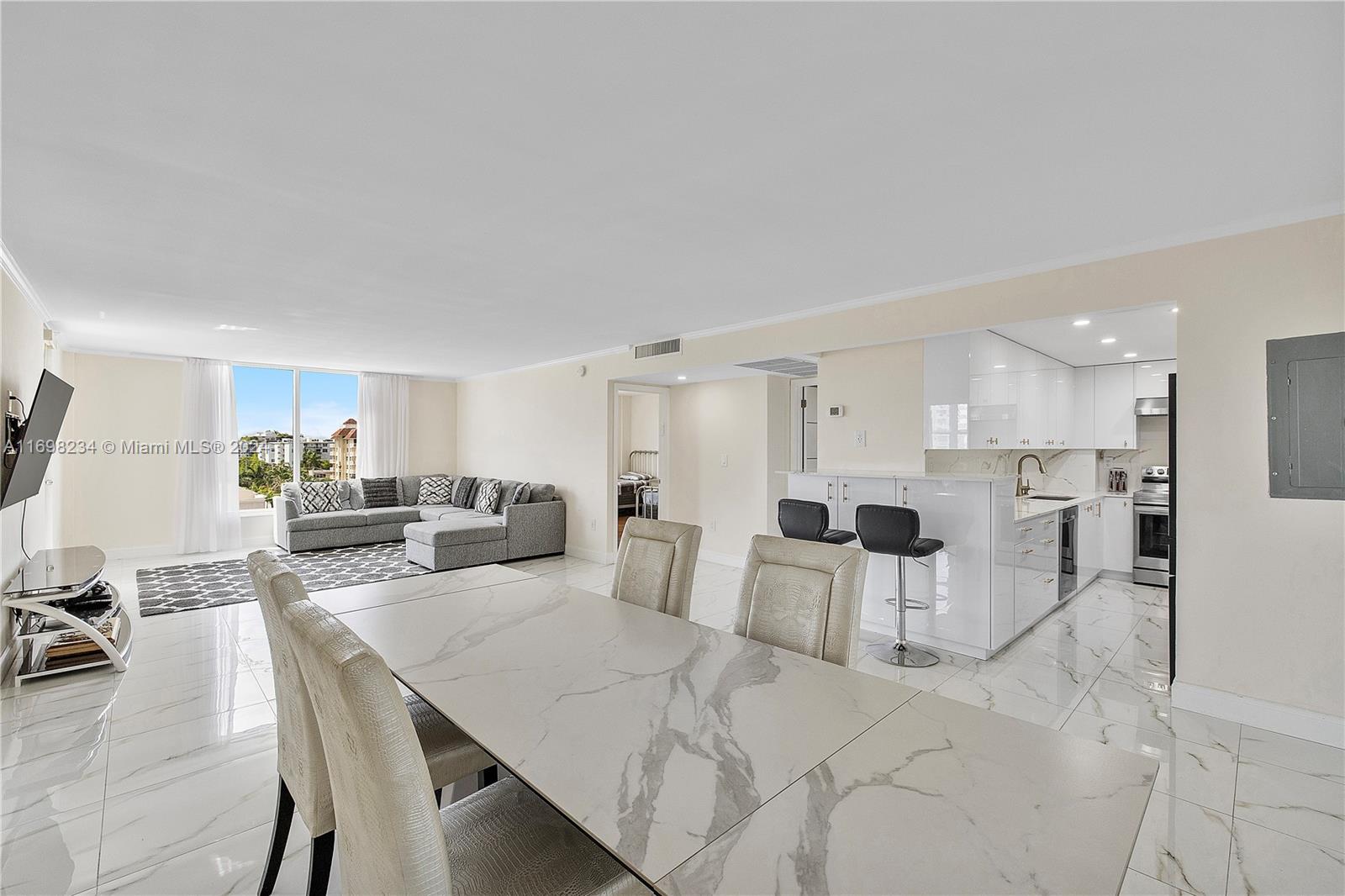 Rental Property at 10350 W Bay Harbor Dr 7H, Bay Harbor Islands, Miami-Dade County, Florida - Bedrooms: 2 
Bathrooms: 2  - $4,600 MO.