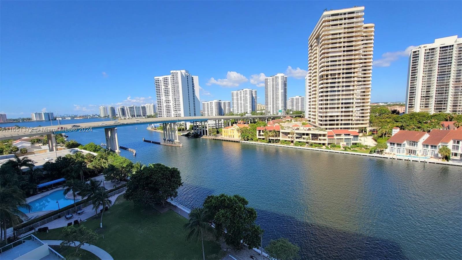 19390 Collins Ave 1025, Sunny Isles Beach, Miami-Dade County, Florida - 1 Bedrooms  
2 Bathrooms - 