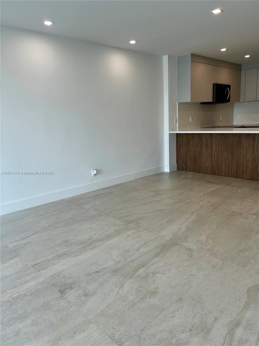 OCEANVIEW BUILDING A COND - Residential